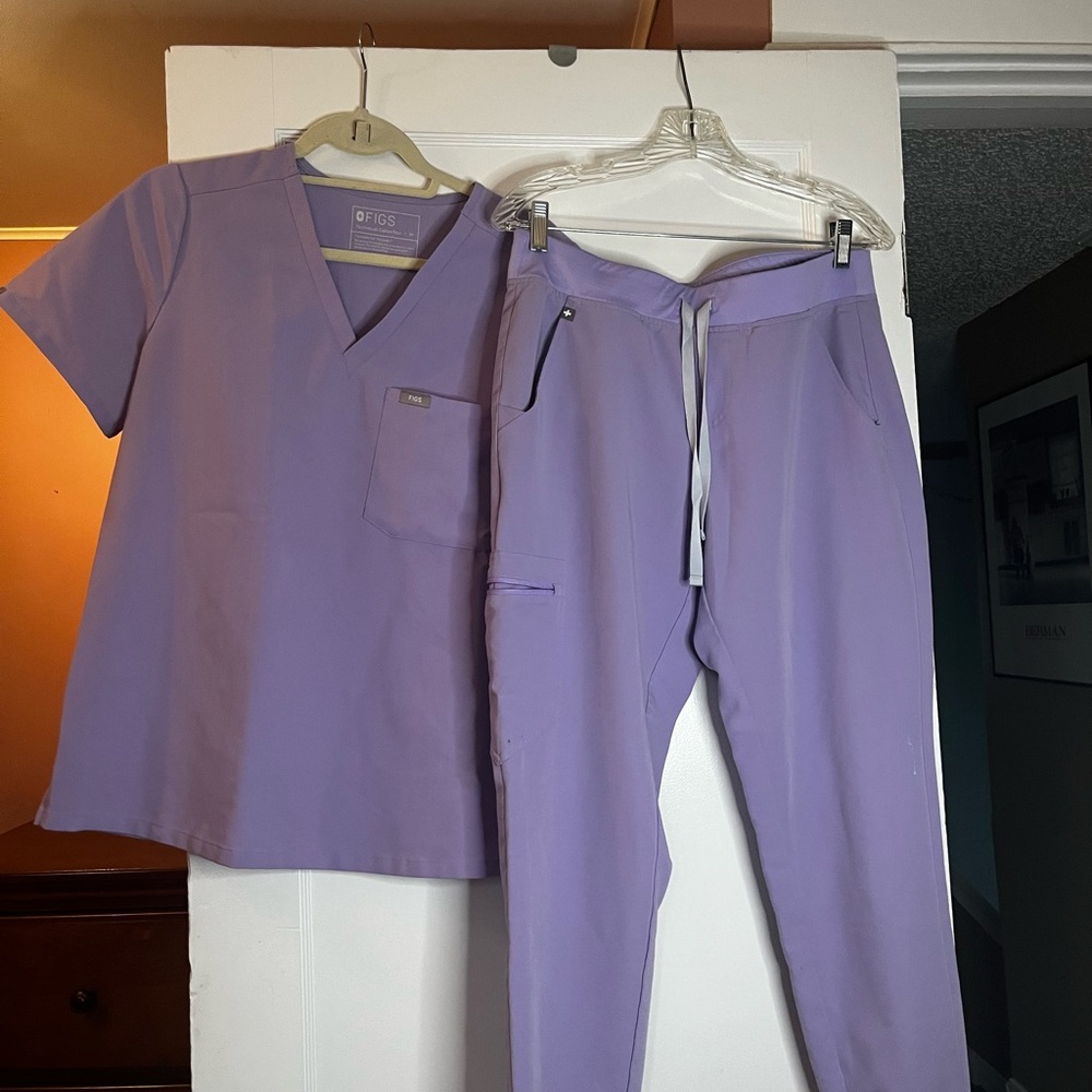 Figs scrubs